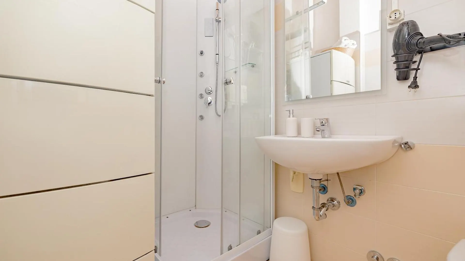 B&B Villa Milano By Rhospitality It Cornaredo Italien